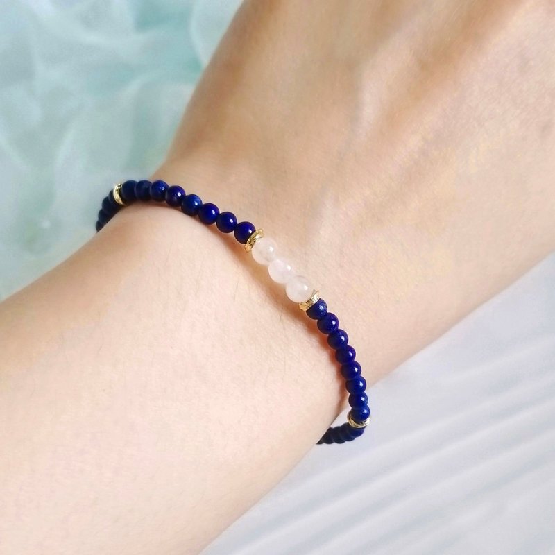 Moonstone, Lapis Lazuli Minimalist Healing Crystal Bracelet For Women - สร้อยข้อมือ - คริสตัล สีน้ำเงิน