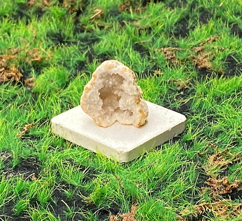 Energy Decoration-Natural Lucky Agate Small White Geode Healing Good Luck Purification Raw Mineral Quick Shipping - ของวางตกแต่ง - คริสตัล หลากหลายสี