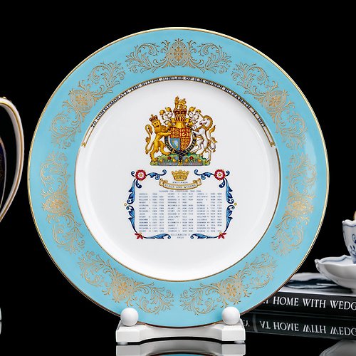 擎上閣裝飾藝術 英國製Aynsley皇家盛典1977女王25週年立體璨金豪宅裝飾骨瓷盤