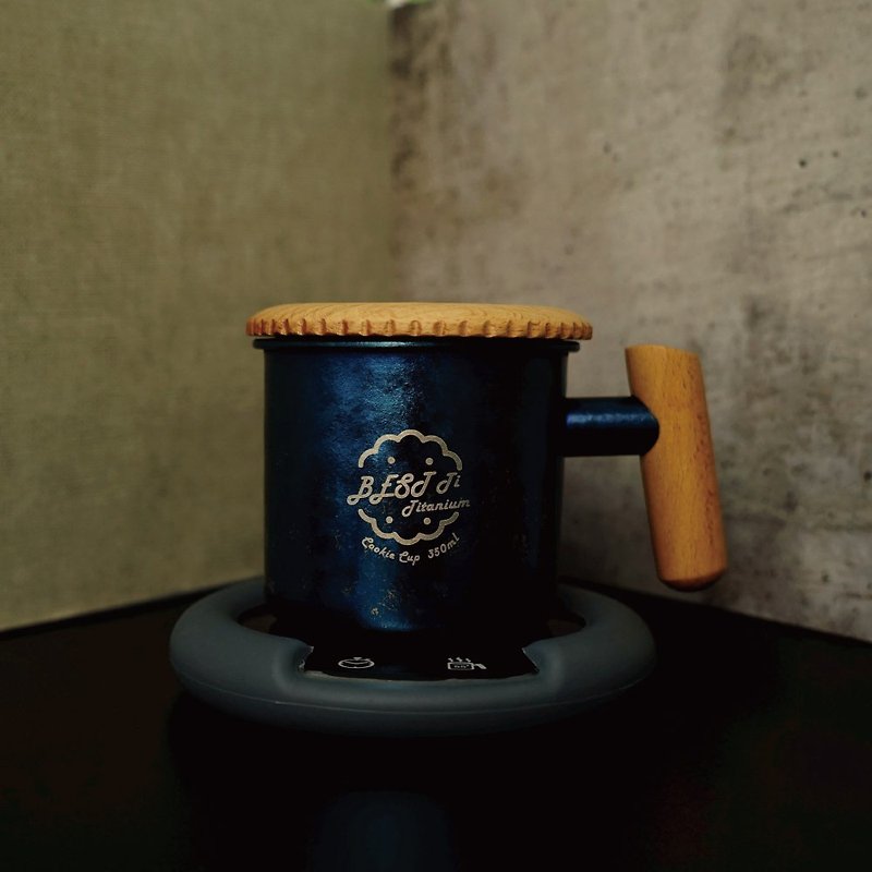 Pure Titanium Heart Warming Biscuit Cup Mug Ice Sea Blue Original Wood Feeling Christmas Gift - Mugs - Precious Metals Blue