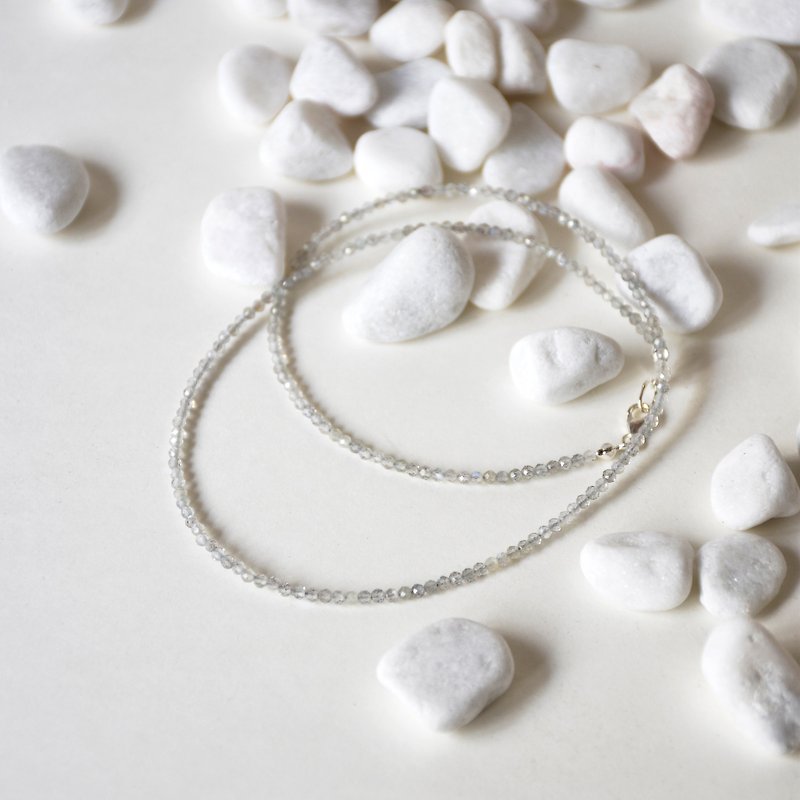 Handmade Sterling Silver with Tiny Moonstone Beads Necklace, Birthstone for June - สร้อยคอ - เครื่องเพชรพลอย สีใส