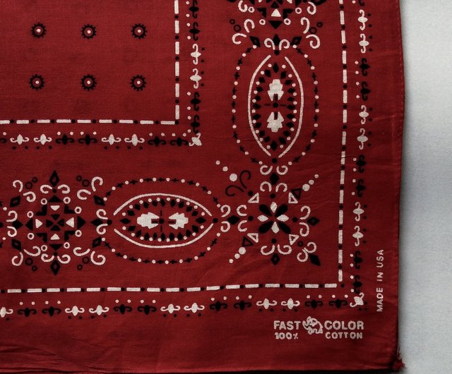 レッド (ルビー) ペイズリー ドット バンダナ 20 x 21 インチ