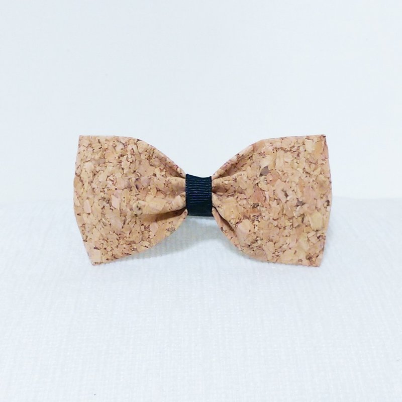 Ella Wang Design Bowtie bow tie pet cats and dogs cork - ปลอกคอ - วัสดุอื่นๆ สีกากี