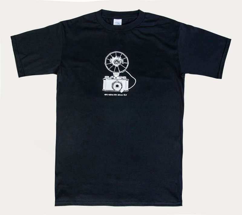 ファイナルセールTシャツ - ヴィンテージカメラHalina 35X - Tシャツ メンズ - コットン・麻 ブラック
