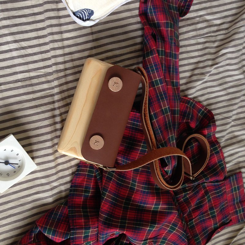 SLs wooden bag - dark brown - กระเป๋าแมสเซนเจอร์ - ไม้ สีนำ้ตาล