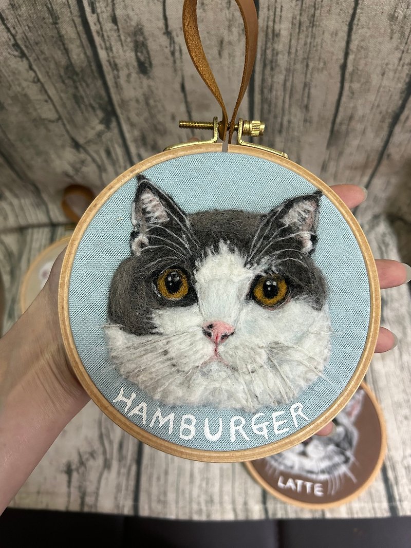 羊毛氈刺繡圓木框畫|客製化寵物貓咪 - 裝飾/擺設  - 羊毛 