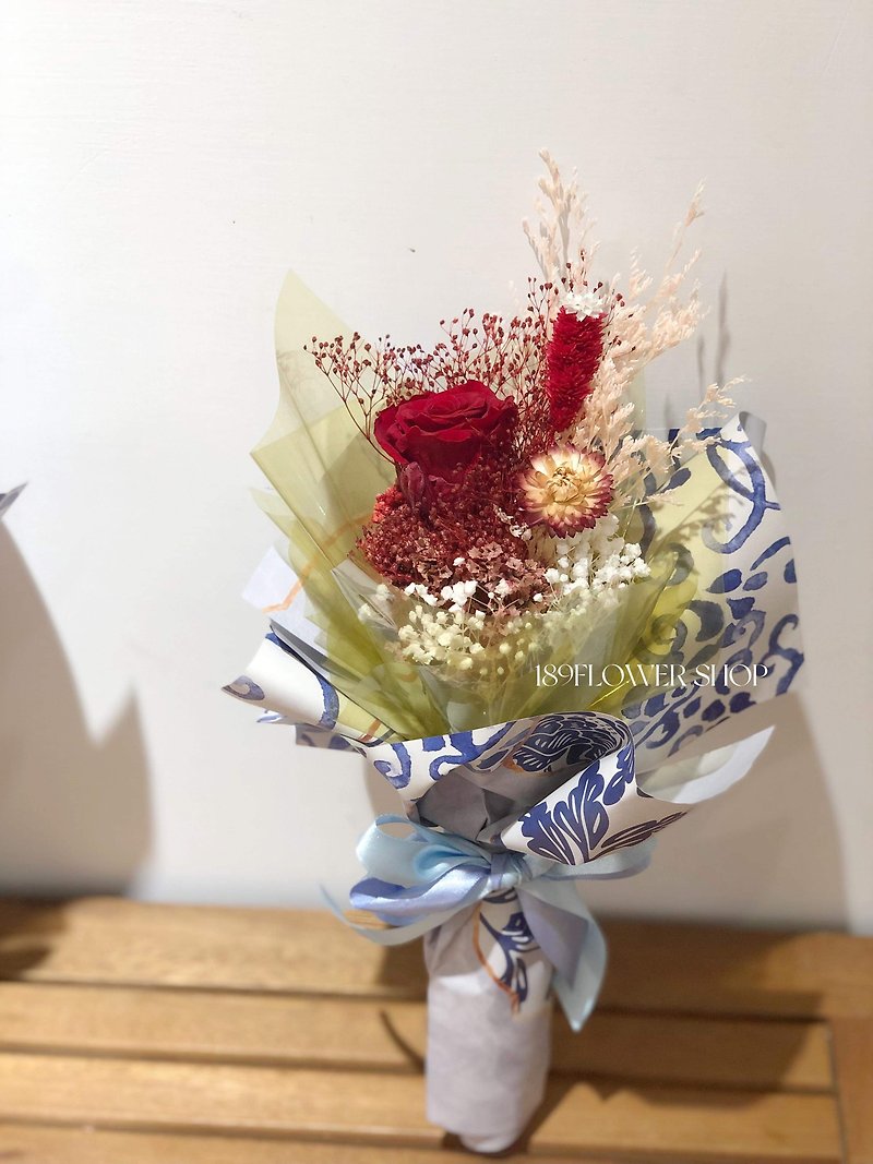 青と白の磁器プリザーブド ローズ ブーケ - ドライフラワー・ブーケ - 寄せ植え・花 