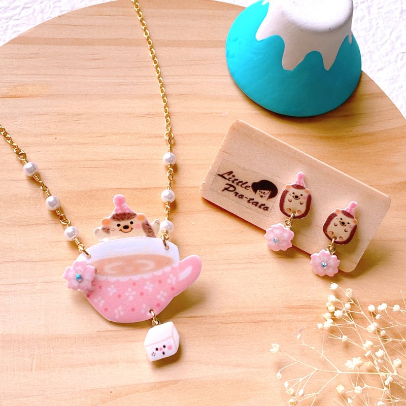 Handmade hedgehog teacup necklace - สร้อยคอ - เรซิน 