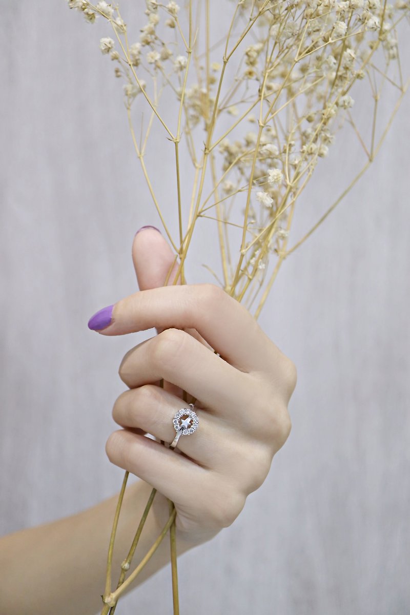 Embrace the star diamond ring - แหวนทั่วไป - เพชร สีเงิน