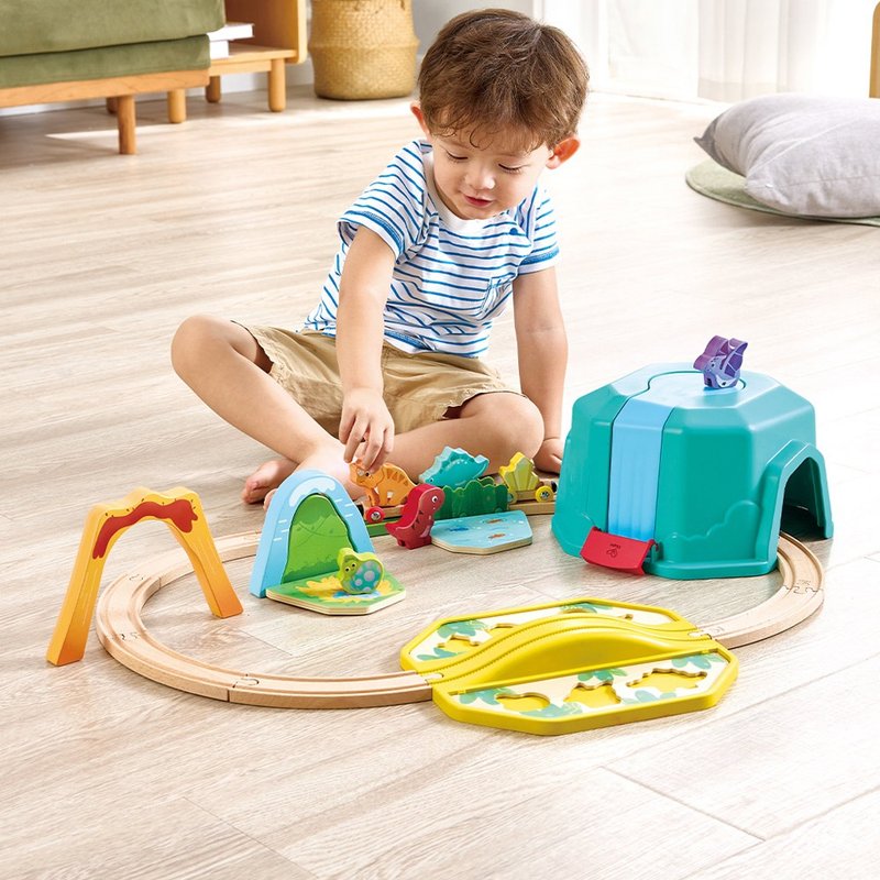 ドイツ Hape 恐竜ワールドトレインおもちゃボックスセット - 知育玩具・ぬいぐるみ - その他の素材 多色