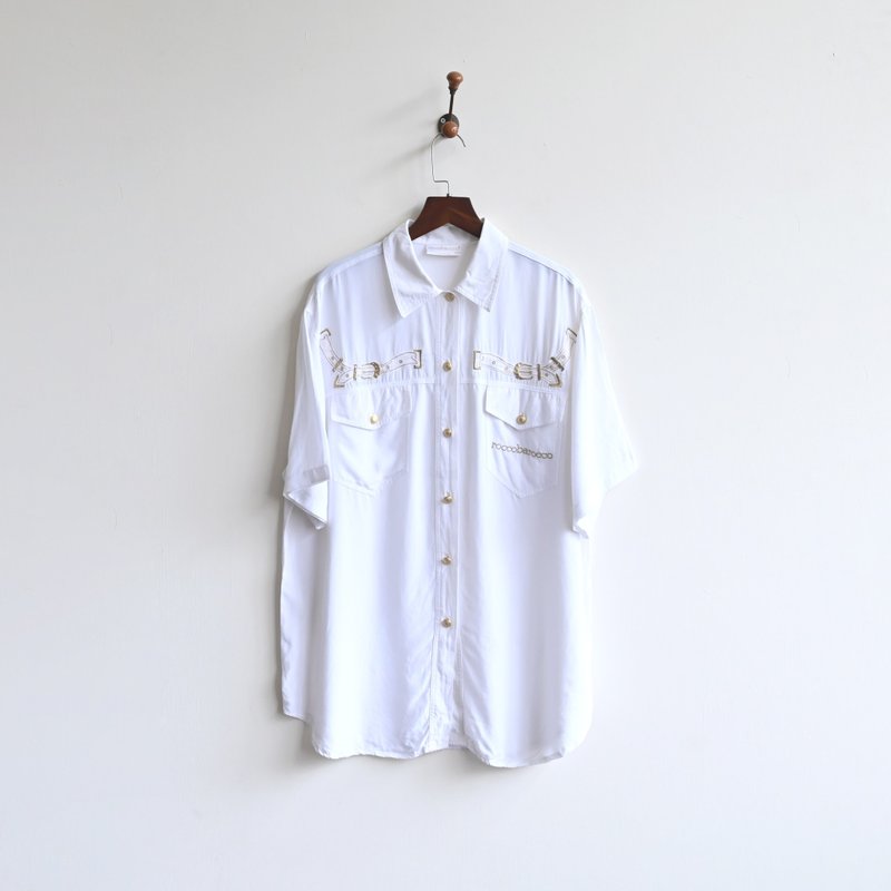 [Egg Plant Vintage] Trompe-l’oeil belt Italian-made embroidered short-sleeved vintage shirt - เสื้อเชิ้ตผู้หญิง - ไฟเบอร์อื่นๆ ขาว