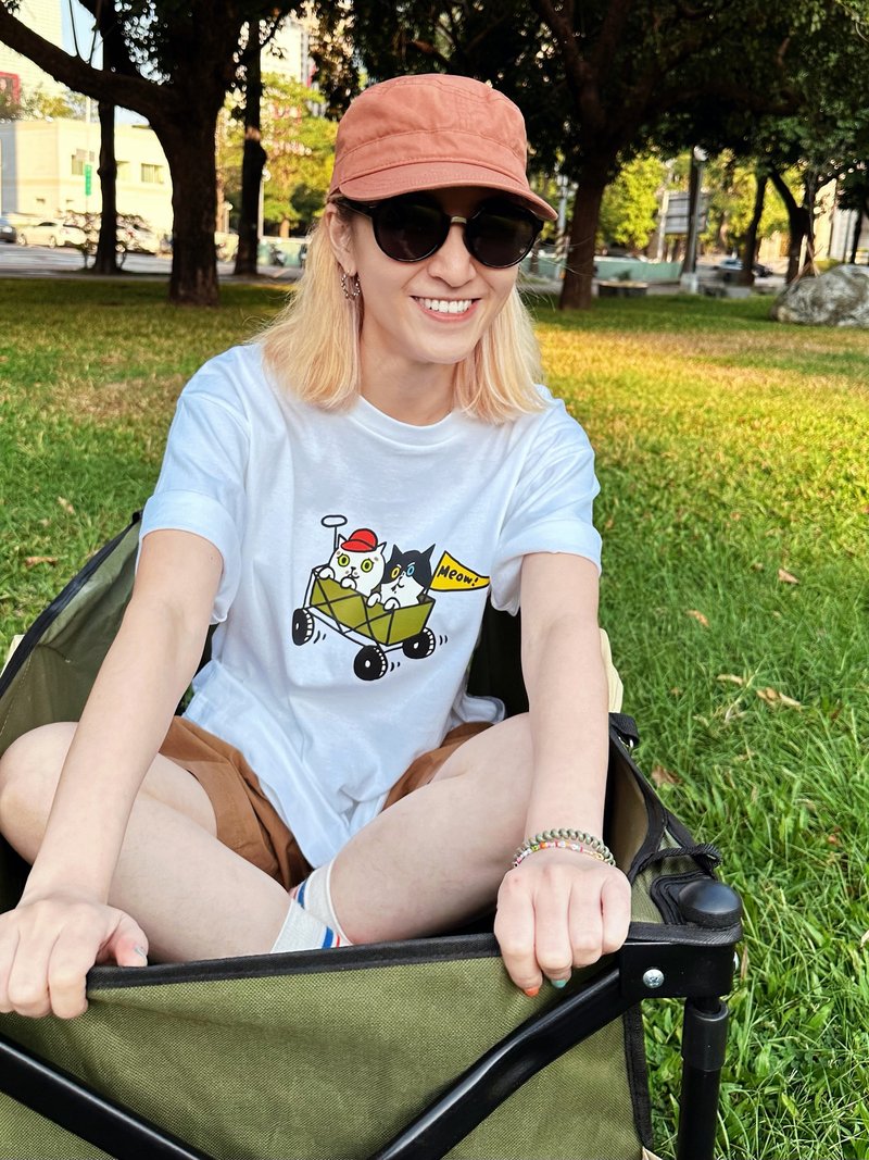 山小貓 - Lets Go!  T-shirt - 白T / 滾邊T - 男 T 恤 - 棉．麻 白色