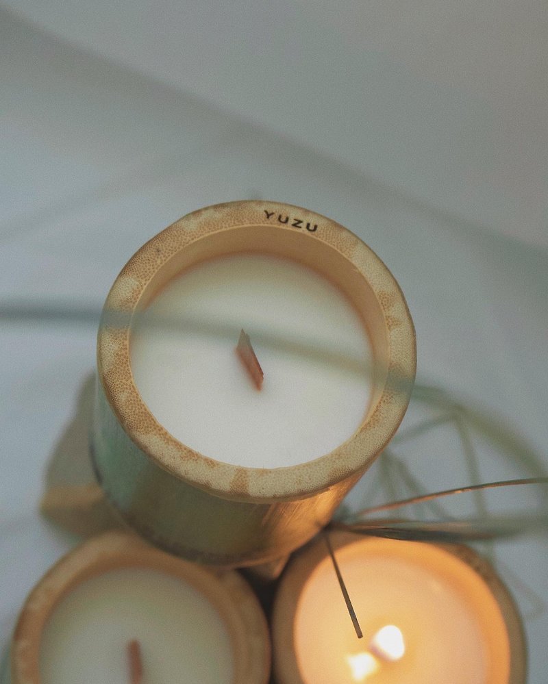 ไม้ไผ่ น้ำหอม สีเขียว - Bamboo No Skin Candle Nih Candle