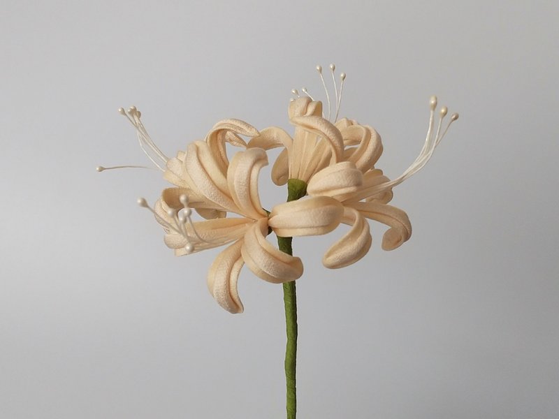 [New] Tsumami Craft: Red Spider Lily Made from Old Cloth - White/Small Size Ichirin Series - ของวางตกแต่ง - ผ้าไหม ขาว