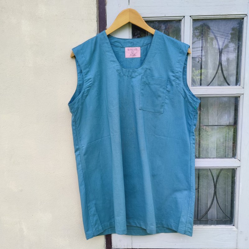 Vintage 70s  Military Operating  Surgical Green Sleeveless Type A Shirt - เสื้อเชิ้ตผู้ชาย - ผ้าฝ้าย/ผ้าลินิน สีเขียว