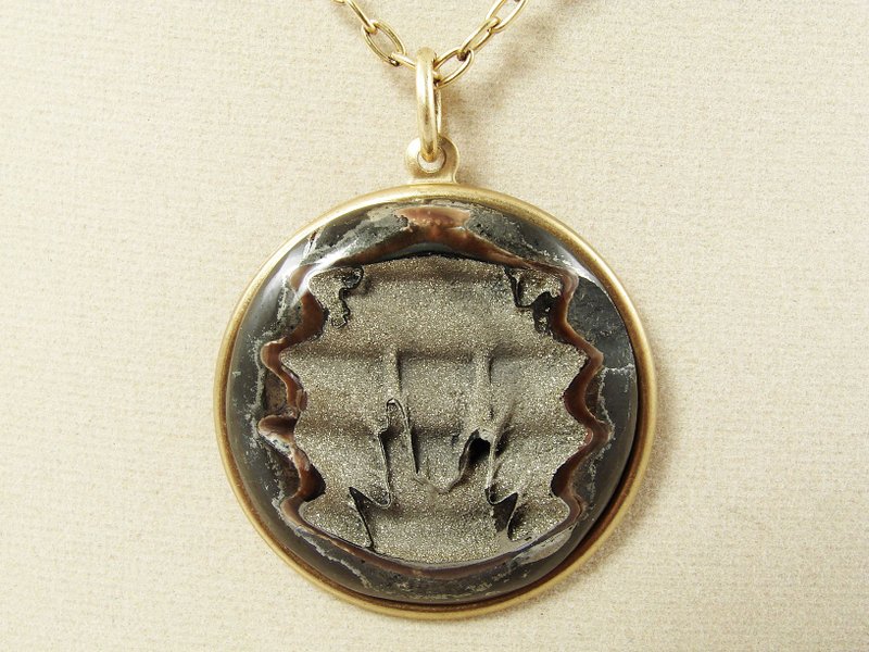 Pyritized Simbircite Ammonite Pyrite Fossil Geode Black Pendant Necklace Jewelry - 項鍊 - 半寶石 金色