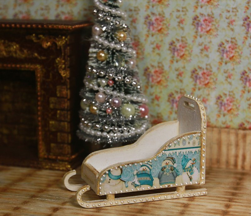 Miniature dollhouse trolley sleigh 1:12 - Other - Wood Multicolor