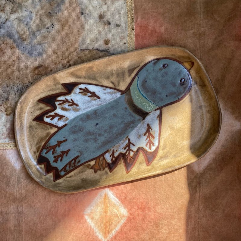 【タケ-TA KE Studio】鴿子飛盤 - 盤子/餐盤/盤架 - 陶 卡其色