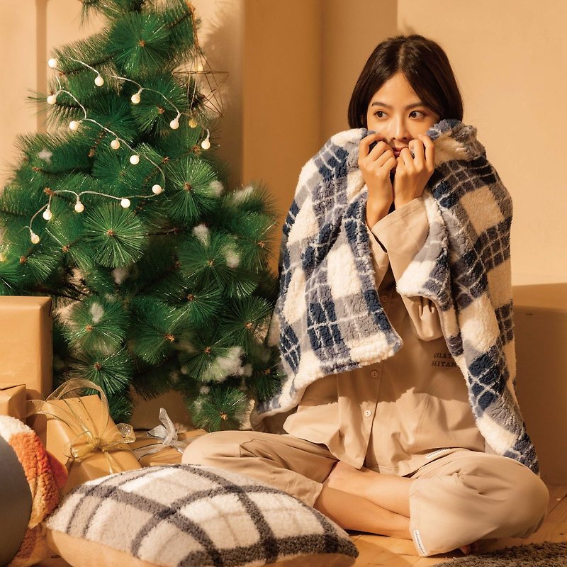 Christmas [warm gift] lamb velvet X flannel / blanket / winter bedding / mellow hot latte - Blankets & Throws - Other Materials 