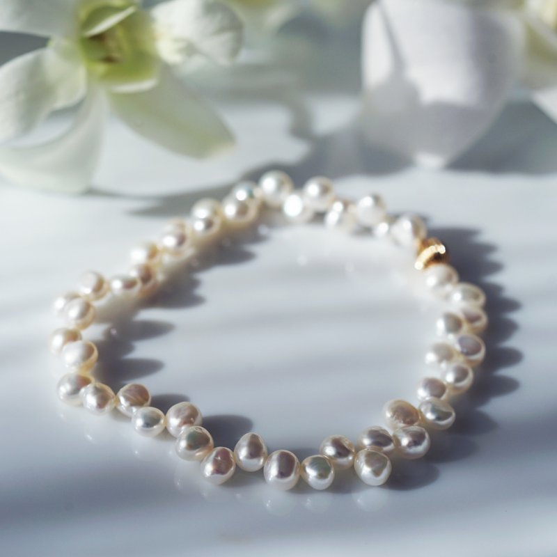 真珠の花飾りブレスレット　花冠 - 手鍊/手環 - 寶石 白色
