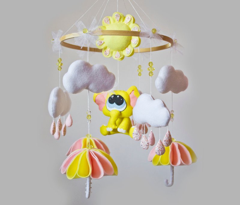 Baby mobile elephant sun clouds and umbrellas, Baby crib mobile girl nursery - ของเล่นเด็ก - วัสดุอีโค หลากหลายสี
