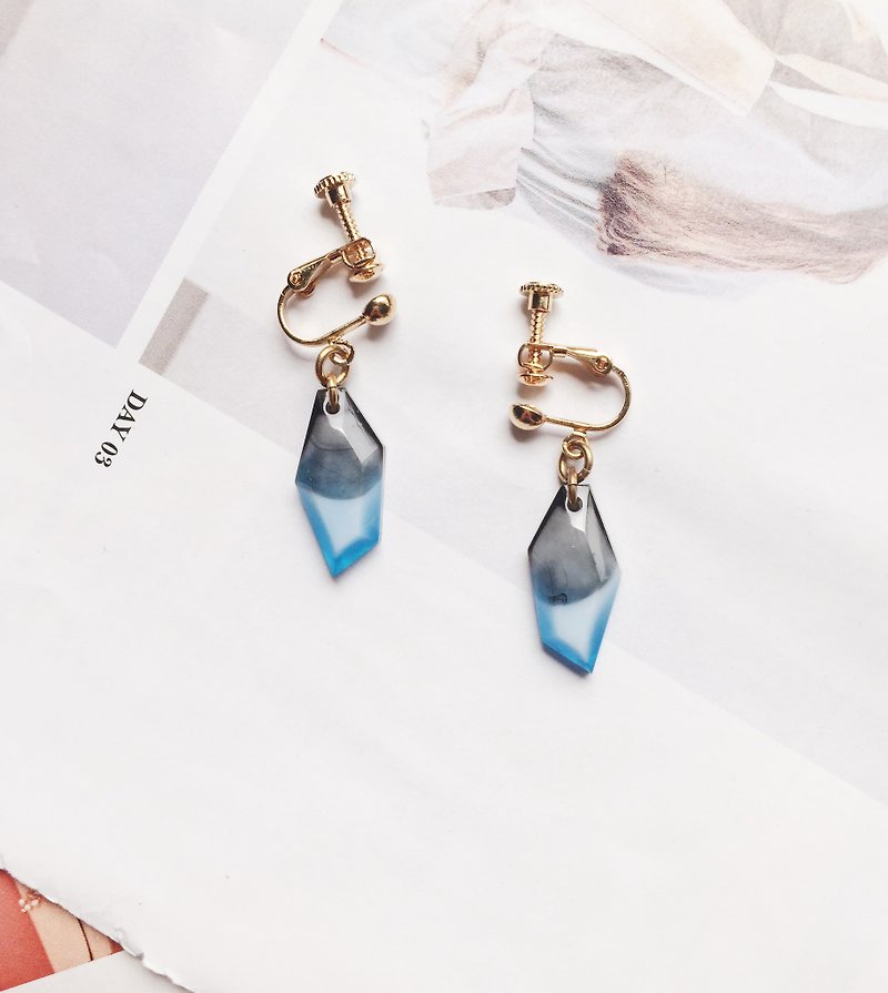 La Don - Long Sapphire Blue White Black Ear Studs - Earrings & Clip-ons - Acrylic Blue