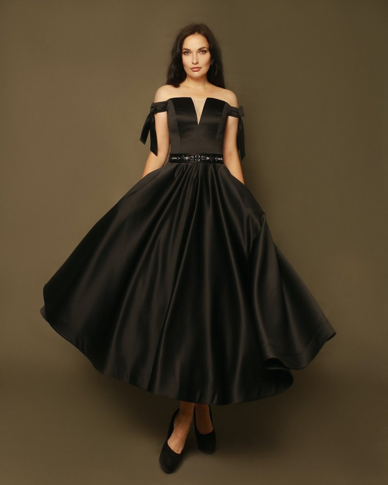 Black Wedding Dress, Evening Dress, Satin Wedding Dress, Short Wedding Dress - ชุดราตรี - วัสดุอื่นๆ ขาว