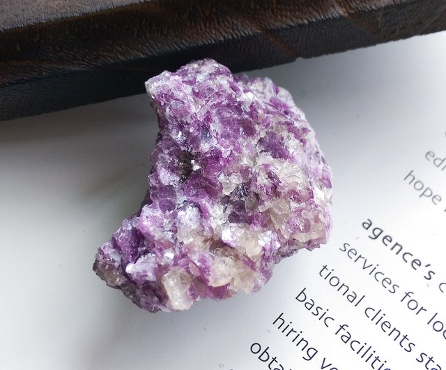 レピドライト原石 トルマリンインレピドライトシリカ(トルマリンインクォーツ)の原石