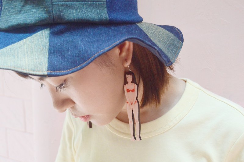 Summer romantic red polka dot bikini girl personality earrings ear clips hand-painted wooden epoxy seal - ต่างหู - ไม้ สึชมพู