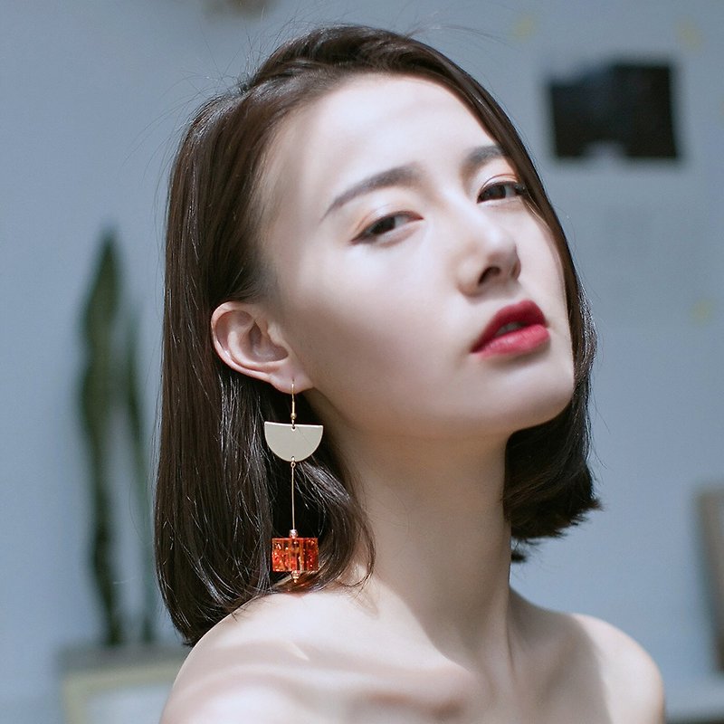 ESCA STUDIO • Autumn Aki retro romantic coral orange metal crystal Dijiao earrings earrings earrings - ต่างหู - วัสดุอื่นๆ สีส้ม
