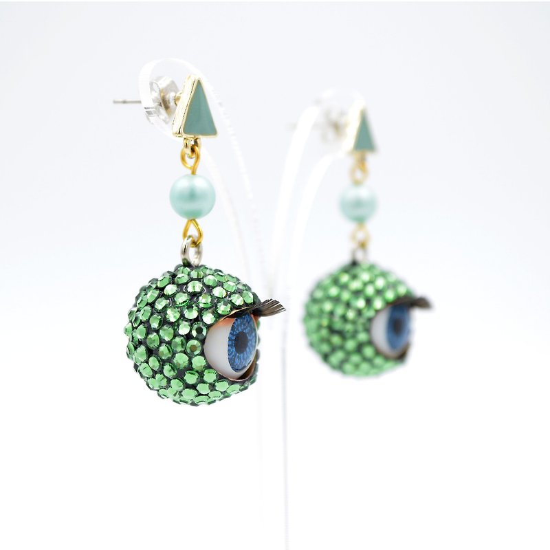 Emerald Crystal Eyes Earrings Swarovski Swarovski Crystals - ต่างหู - คริสตัล สีเขียว