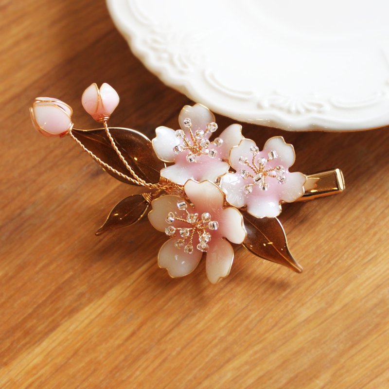 [Sakura of Spring] Cherry blossom hairpin handmade Bronze resin flower hairpin - เครื่องประดับผม - เรซิน สึชมพู