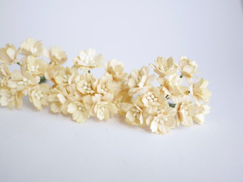 makemefrompaper Paper flower, Wedding, 50 pcs. cherry blossom supplies, 2 cm. egg yellow color.