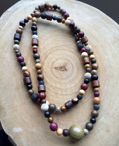 Divine Love On Earth 大地自然手作飾品 ||108顆森林系|| 客製木質多圈手珠。