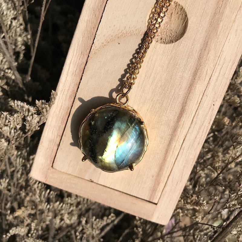 【Lost And Find】Natural Labradorite necklace - Necklaces - Gemstone Blue