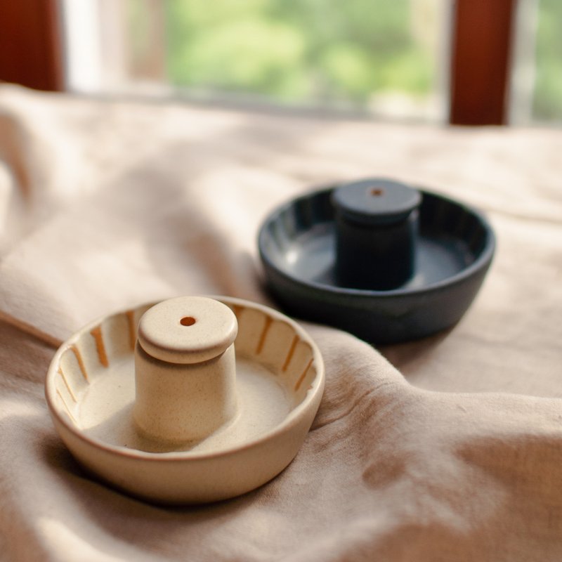 Morning dew dual-purpose aromatherapy stand_two colors in total - Candles & Candle Holders - Pottery Multicolor