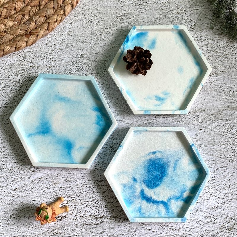 Blue sky spray hexagonal Cement tray - อื่นๆ - ปูน สีน้ำเงิน