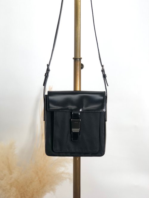 PRADA　ビンテージショルダーバッグ imgrc0129301031.jpg