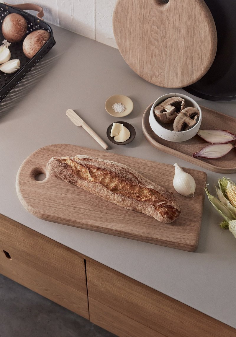 YUMI Yumi Log Kitchen/Oak Long Cutting Board - ถาดเสิร์ฟ - ไม้ 