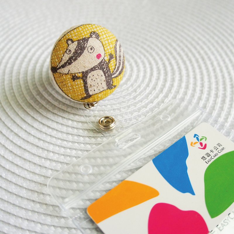 Lovely [Japanese cloth] hand-painted wind, squirrel buckle telescopic document folder, telescopic ticket holder, cotton color - ที่ใส่บัตรคล้องคอ - ผ้าฝ้าย/ผ้าลินิน สีกากี