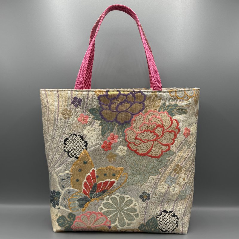 着物 帯 帯締め ハンドメイド トートバッグ リメイク ピンク 金 佐賀錦 花蝶文 正絹 - 手提包/手提袋 - 絲．絹 銀色