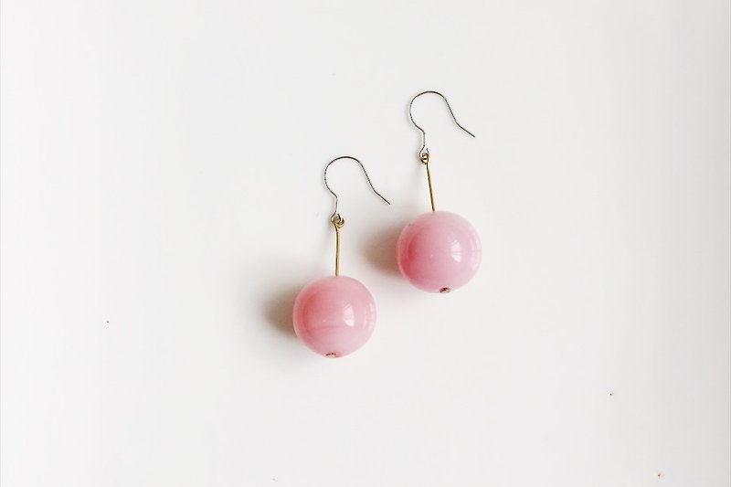 Pink coral corolla pink glass ball modeling earrings - Earrings & Clip-ons - Glass Pink