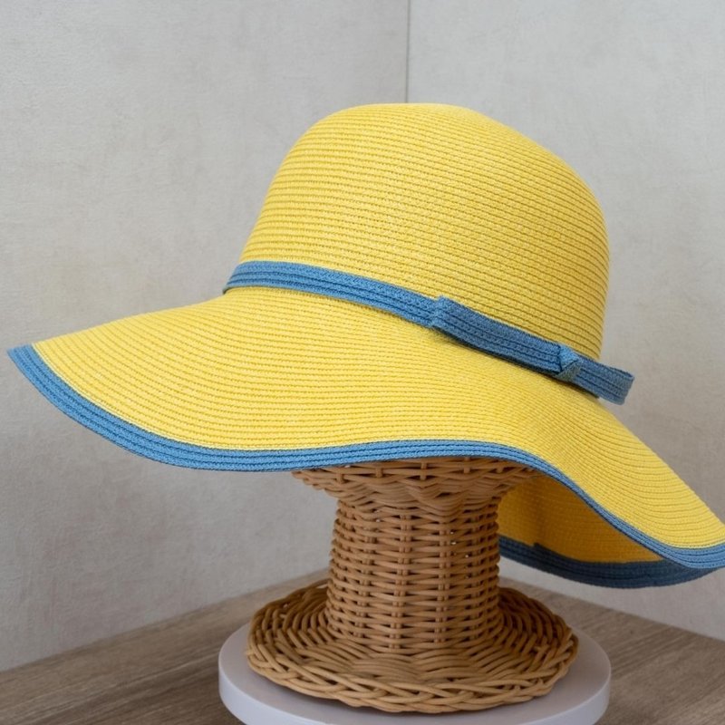 【Made in Taiwan】Modern lady hat water wax yellow paper hat is washable - Hats & Caps - Paper Yellow