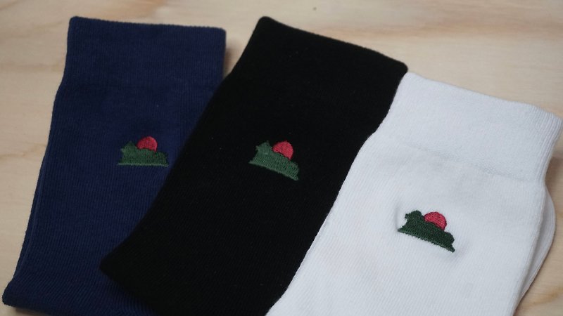 赤玉  獅子山設計刺繡棉襪 - 其他 - 棉．麻 