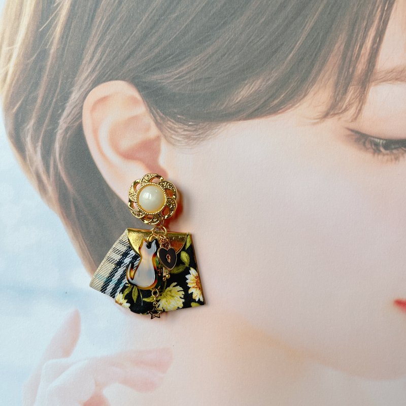 wow Handmade - Plaid Garden 2way Button Earrings - ต่างหู - วัสดุอื่นๆ 