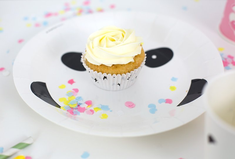 【絕版特賣】a Little Lovely Company 熊貓杯子蛋糕紙模(50入) - 廚具 - 紙 白色