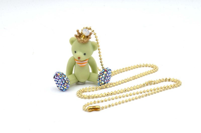 TIMBEE LO Pink Green Activity Crown Bear Necklace is all handmade and decorated with Swarovski crystal feet - สร้อยคอ - วัสดุอื่นๆ สีเขียว