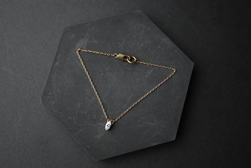 Olive Diamond Fine Chain Bracelet - Brass Bracelet - สร้อยข้อมือ - โลหะ สีทอง