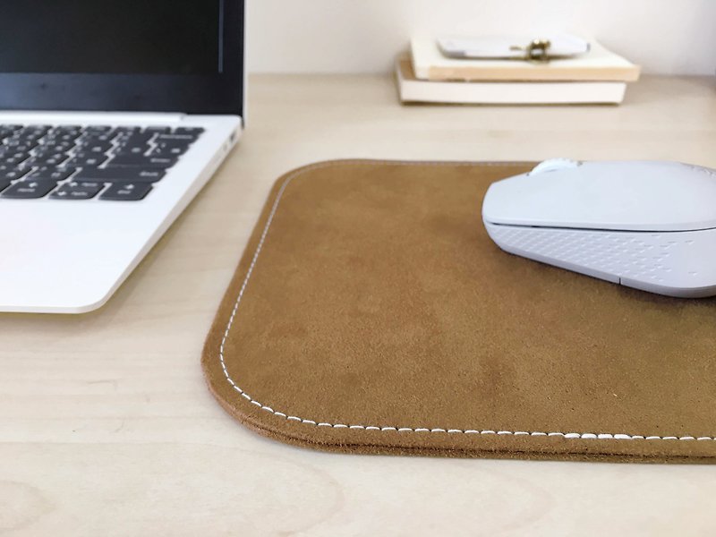 Skin-friendly mouse pad_chocolate suede cloth x washable kraft paper - Mouse Pads - Other Materials Brown