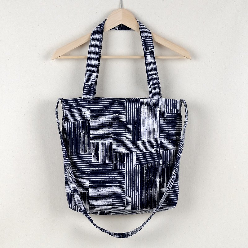 [Limited] pocket linen navy stripes, graphics, 3-wire sling has two forms. - Messenger Bags & Sling Bags - Cotton & Hemp Blue